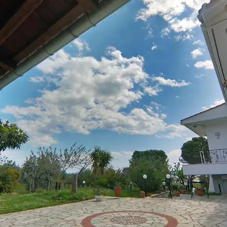 Triple H Villa Volos Exterior photo